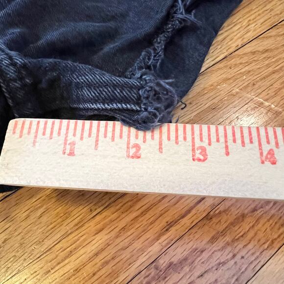 Abercrombie & Fitch Jean Shorts Womens 28 /6 High Rise Mom Black Cut Off Raw Hem - Picture 7 of 8